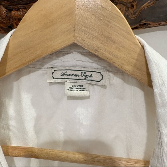American Eagle Crisp White Button Down Short Sleeve Shirt - Picture 8 of 8